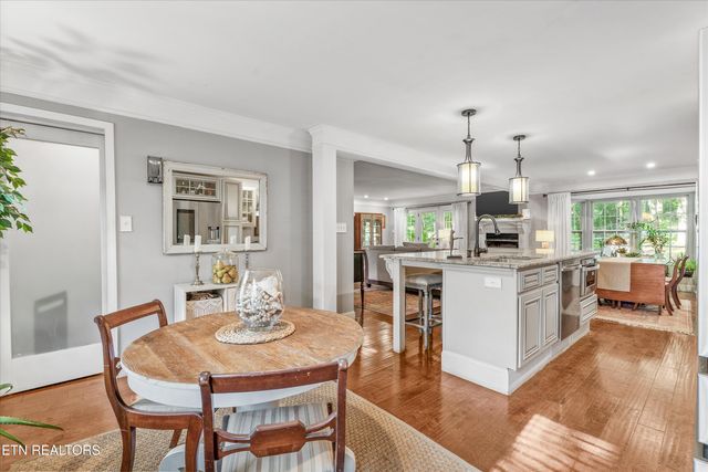 705 Villa Crest Drive, Knoxville, TN 37923