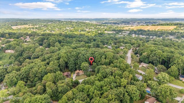 705 Villa Crest Drive, Knoxville, TN 37923