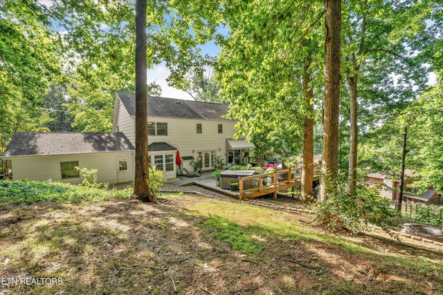 705 Villa Crest Drive, Knoxville, TN 37923