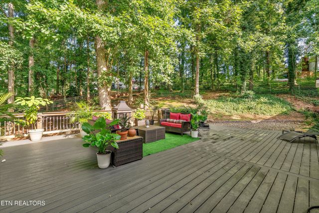 705 Villa Crest Drive, Knoxville, TN 37923