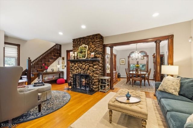 71 Cherry Ln, Ramsey Boro, NJ 07446