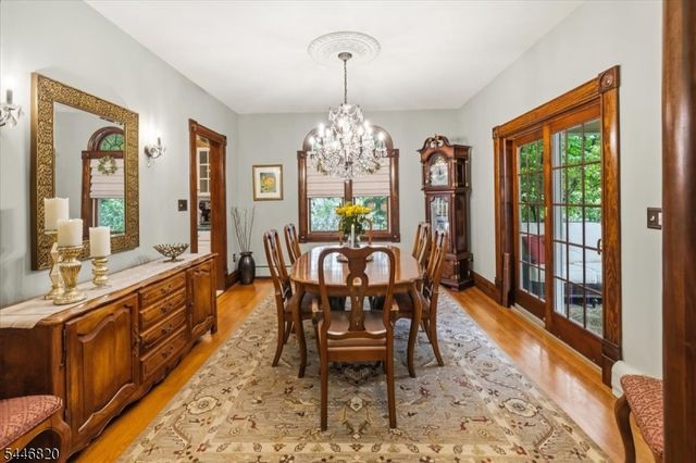 71 Cherry Ln, Ramsey Boro, NJ 07446