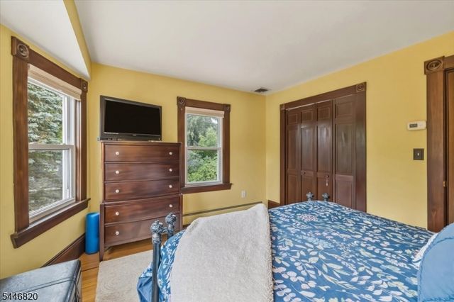71 Cherry Ln, Ramsey Boro, NJ 07446
