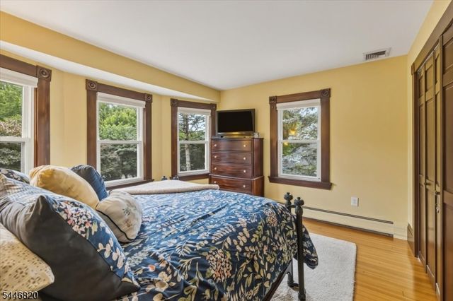 71 Cherry Ln, Ramsey Boro, NJ 07446