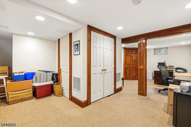 71 Cherry Ln, Ramsey Boro, NJ 07446