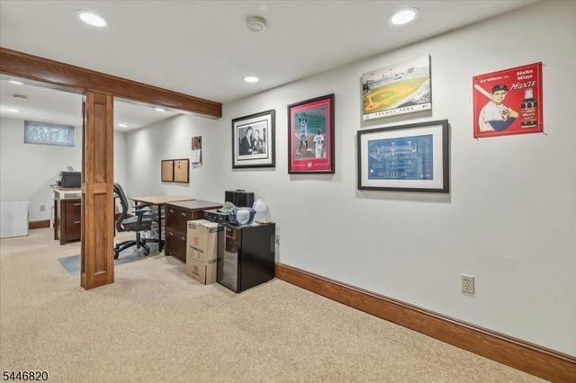 71 Cherry Ln, Ramsey Boro, NJ 07446