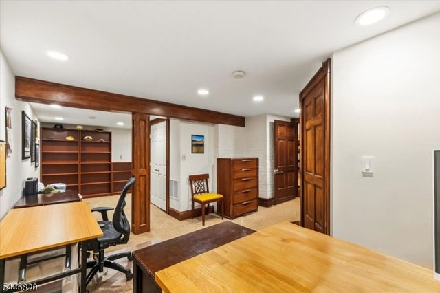 71 Cherry Ln, Ramsey Boro, NJ 07446