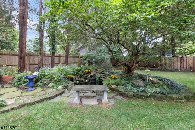 71 Cherry Ln, Ramsey Boro, NJ 07446