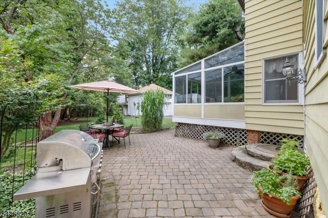 71 Cherry Ln, Ramsey Boro, NJ 07446