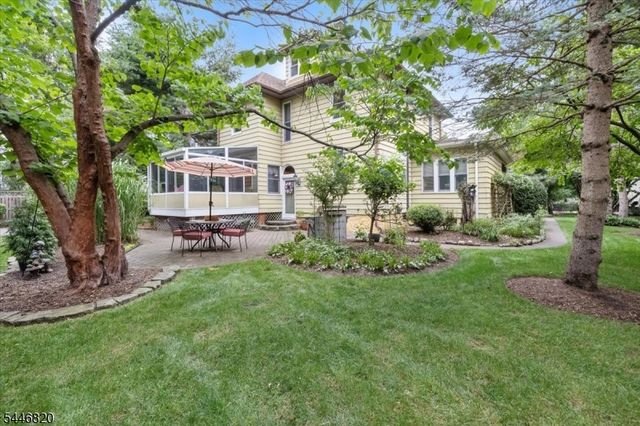 71 Cherry Ln, Ramsey Boro, NJ 07446