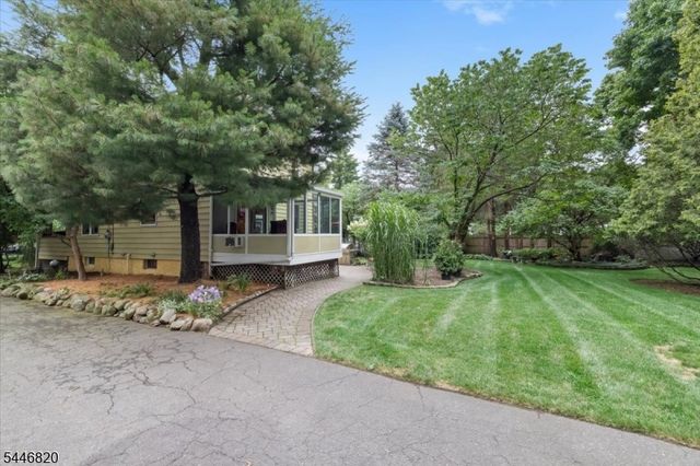 71 Cherry Ln, Ramsey Boro, NJ 07446