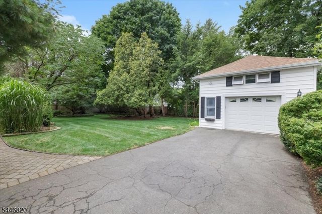 71 Cherry Ln, Ramsey Boro, NJ 07446
