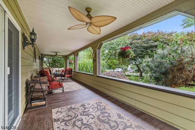 71 Cherry Ln, Ramsey Boro, NJ 07446