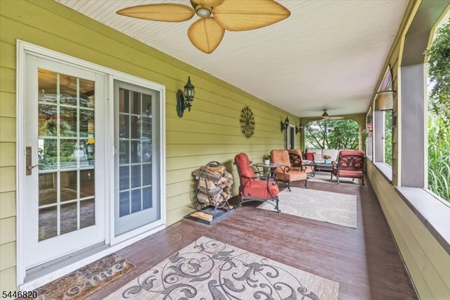 71 Cherry Ln, Ramsey Boro, NJ 07446