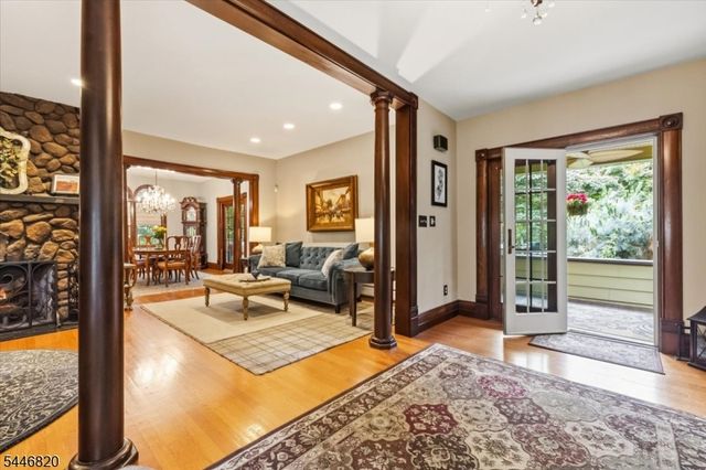 71 Cherry Ln, Ramsey Boro, NJ 07446