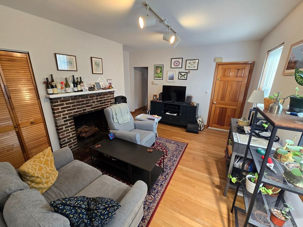 101 Summer St 1, Watertown, MA 02472