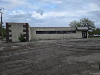 25814 Ecorse Road, Taylor, MI 48180