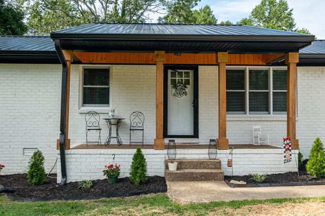 22 Oak Dr, Tracy City, TN 37387