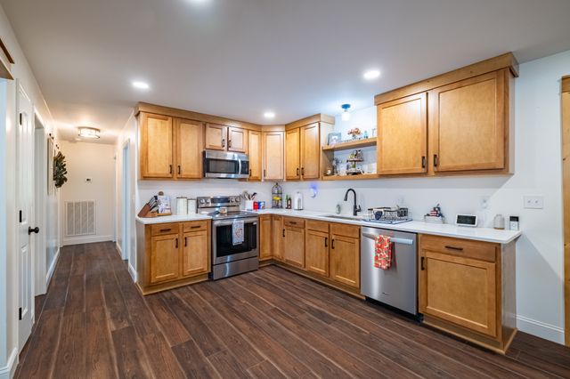 22 Oak Dr, Tracy City, TN 37387