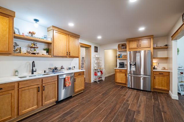 22 Oak Dr, Tracy City, TN 37387