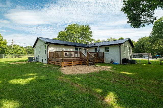 22 Oak Dr, Tracy City, TN 37387