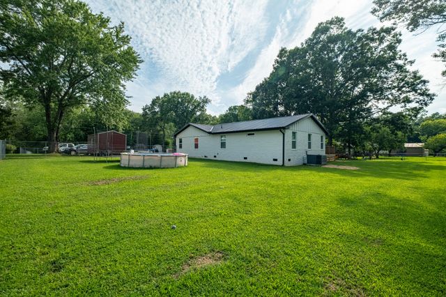 22 Oak Dr, Tracy City, TN 37387
