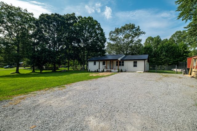 22 Oak Dr, Tracy City, TN 37387