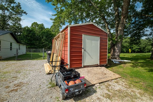 22 Oak Dr, Tracy City, TN 37387