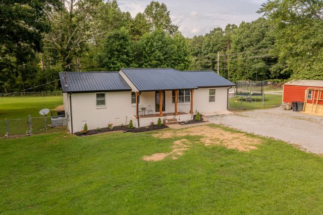 22 Oak Dr, Tracy City, TN 37387
