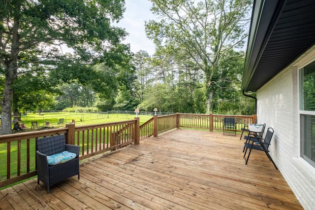 22 Oak Dr, Tracy City, TN 37387