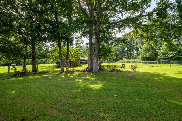 22 Oak Dr, Tracy City, TN 37387