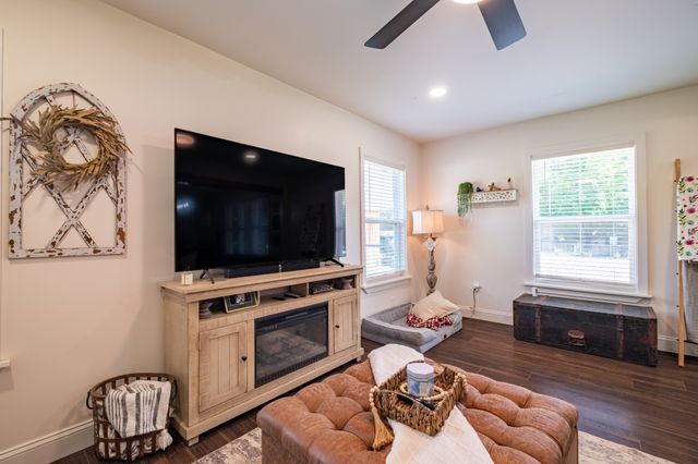22 Oak Dr, Tracy City, TN 37387