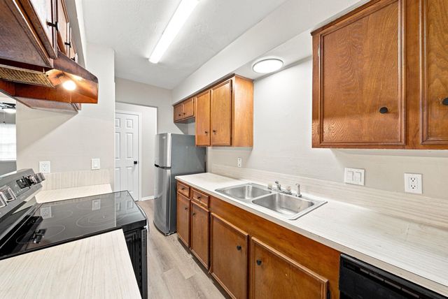 5806 Clarewood Drive A, Houston, TX 77081