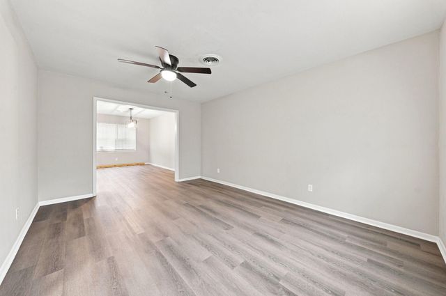 5806 Clarewood Drive A, Houston, TX 77081
