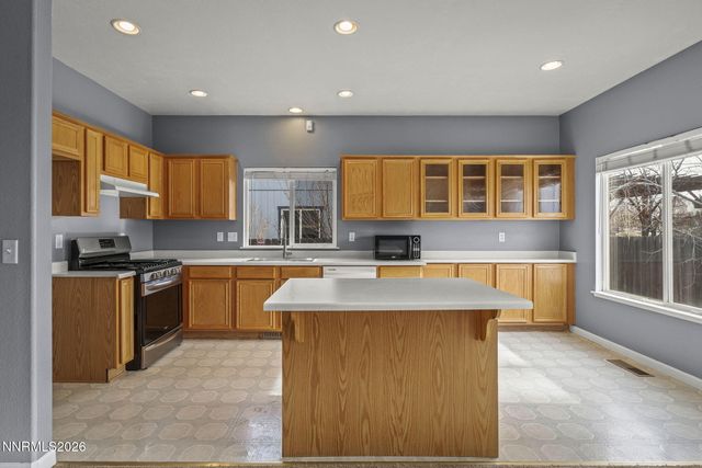 750 W Golden Valley Road, Reno, NV 89506