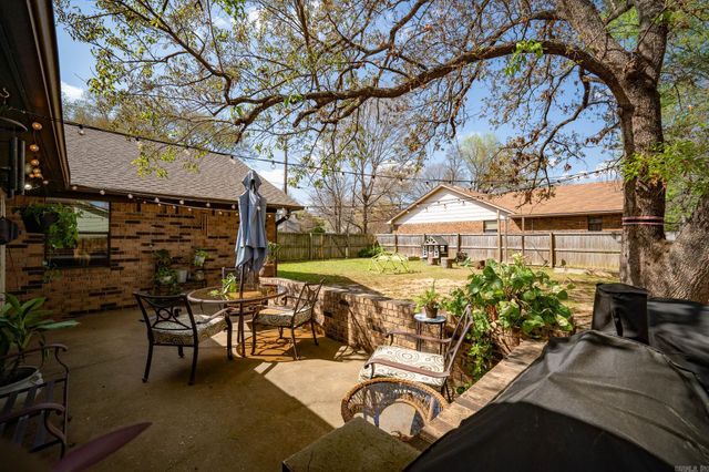 104 Country Club Road, Conway, AR 72034