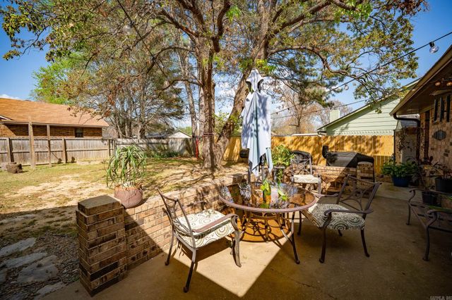 104 Country Club Road, Conway, AR 72034