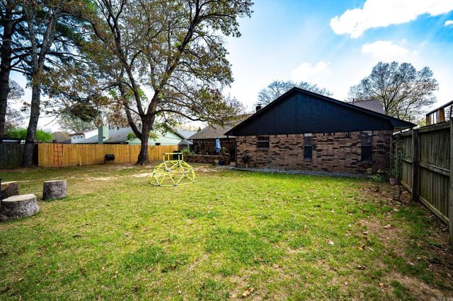 104 Country Club Road, Conway, AR 72034