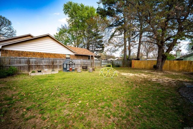 104 Country Club Road, Conway, AR 72034