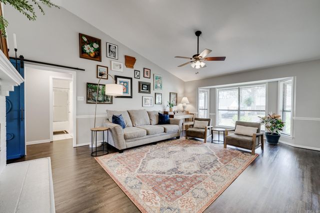 104 Country Club Road, Conway, AR 72034