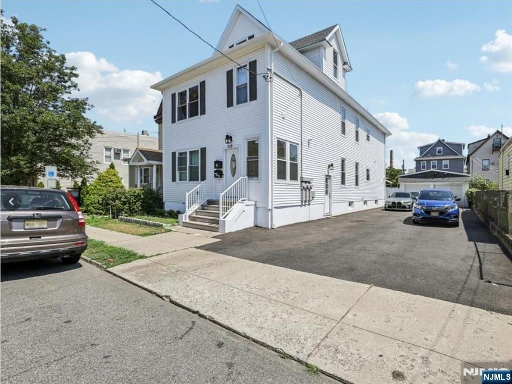 115 Wallington Avenue, Wallington, NJ 07057