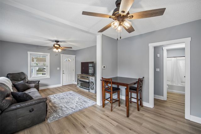 1235 57th Street, Des Moines, IA 50311