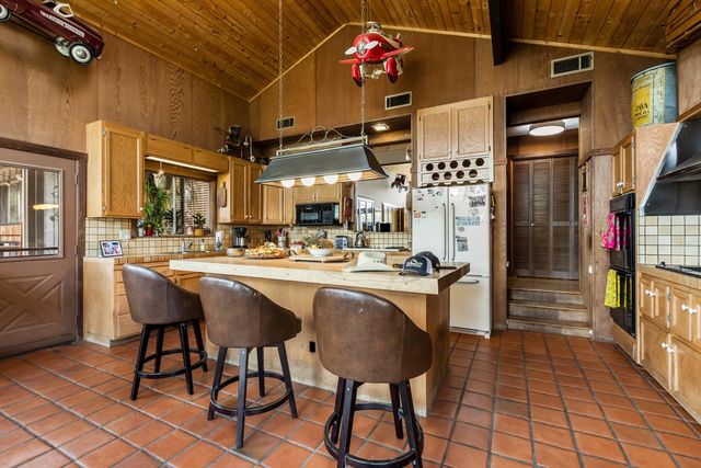 7449 Esmeralda Rd, San Andreas, CA 95249