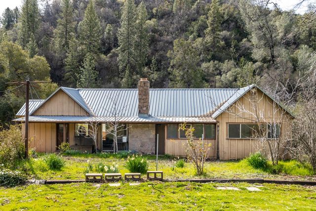 7449 Esmeralda Rd, San Andreas, CA 95249