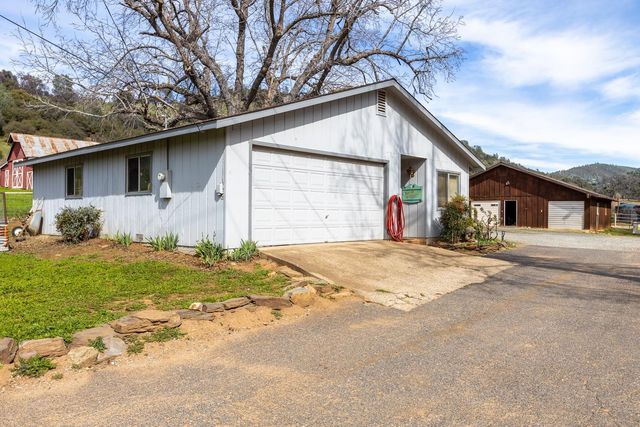 7449 Esmeralda Rd, San Andreas, CA 95249