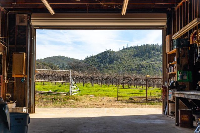 7449 Esmeralda Rd, San Andreas, CA 95249