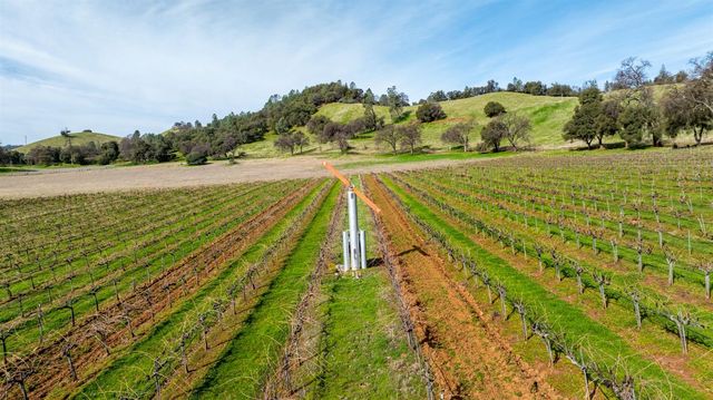 7449 Esmeralda Rd, San Andreas, CA 95249