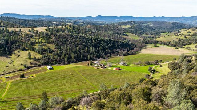 7449 Esmeralda Rd, San Andreas, CA 95249