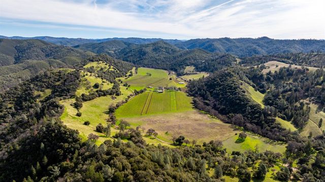 7449 Esmeralda Rd, San Andreas, CA 95249