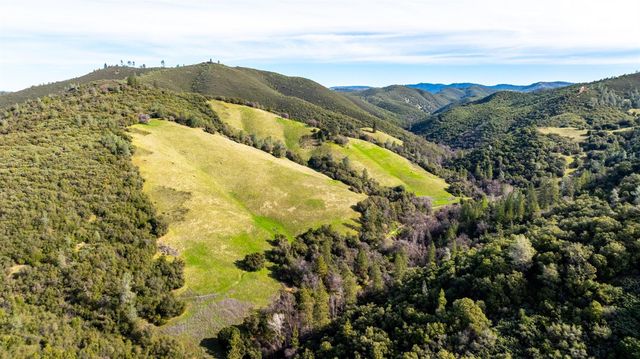 7449 Esmeralda Rd, San Andreas, CA 95249